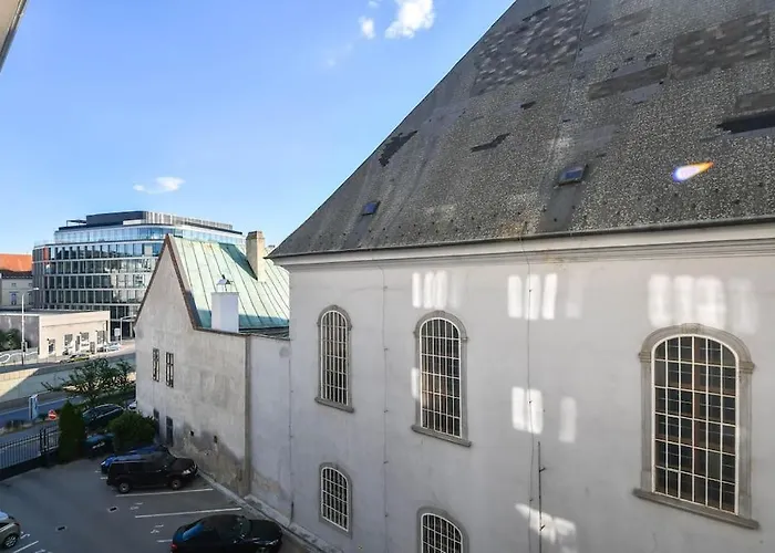 Cozy 2br In Heart Of Old Town براتسيلافا